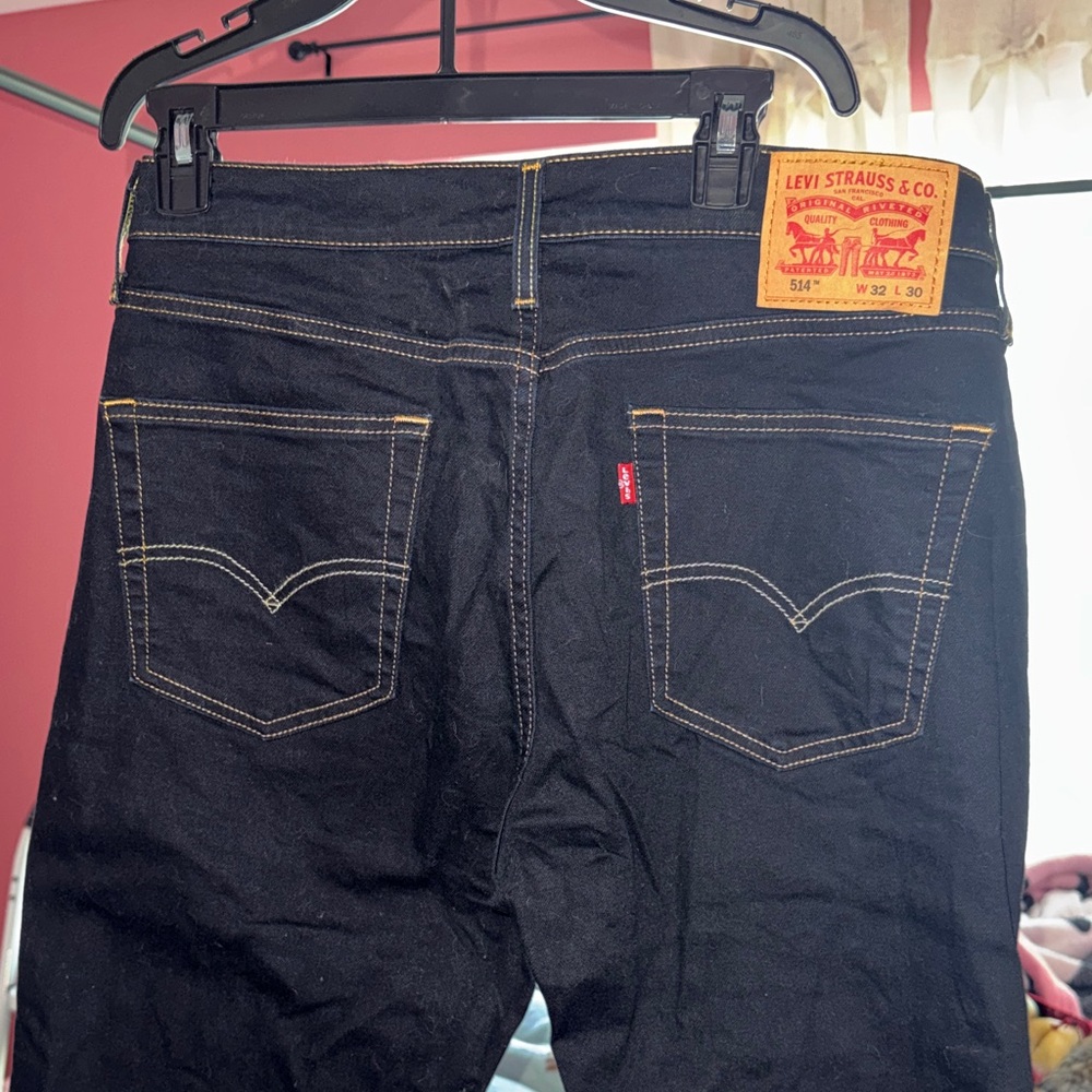 Levi's Men's Slim Straight Black Jeans with Contrast Stitching
